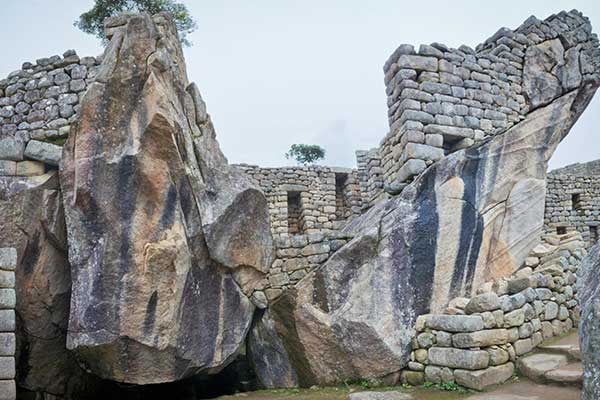  Tour to Condor Temple in the Machu Picchu Arqueological Site 