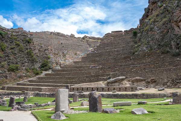  Ollantaytambo arqueological site, a view from planicie (from pueblo) 