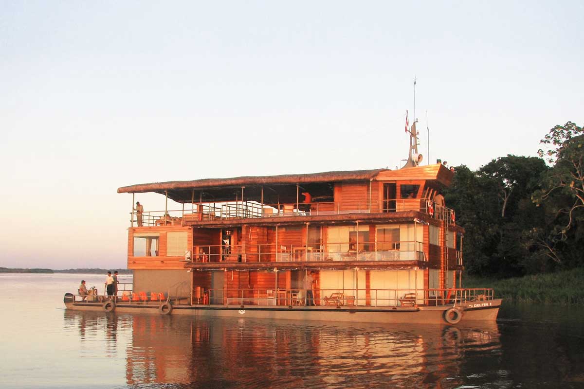  Delfin I Cruise in Amazon River